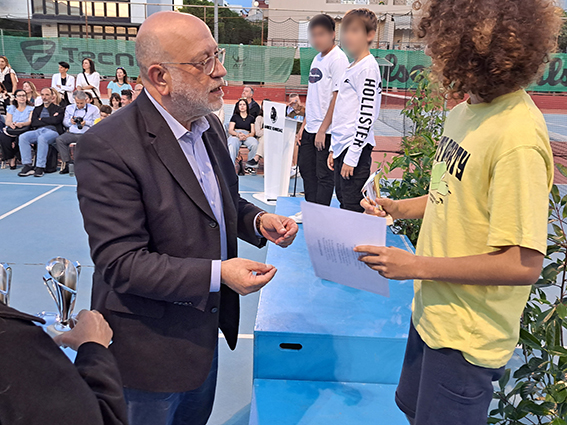 Απονομή επάθλων εσωτερικού τουρνουά τένις